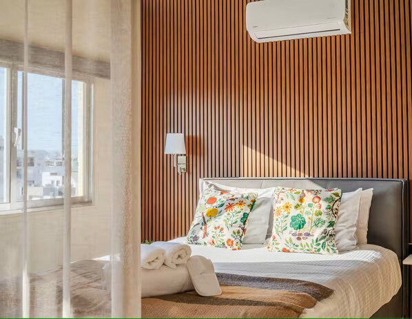 1 bedroom, iron/ironing board, travel cot, free WiFi