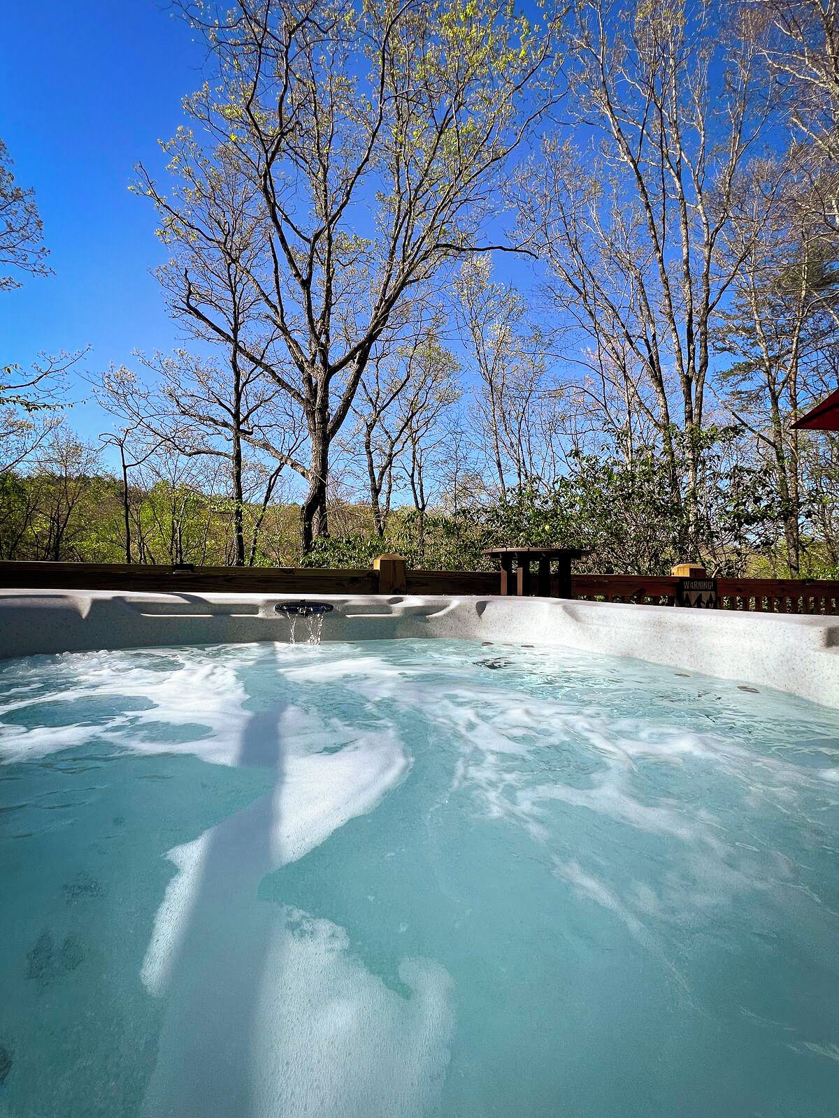 Tina de hidromasaje al aire libre