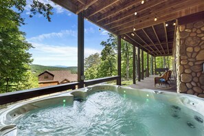 Outdoor spa tub - Experience breathtaking mountain views at Sunset Ridge Aska (Blue Ridge)