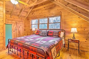 2 bedrooms, free WiFi, bed sheets - Sunrise Hideaway on Cherry Log Mountain (Blue Ridge)