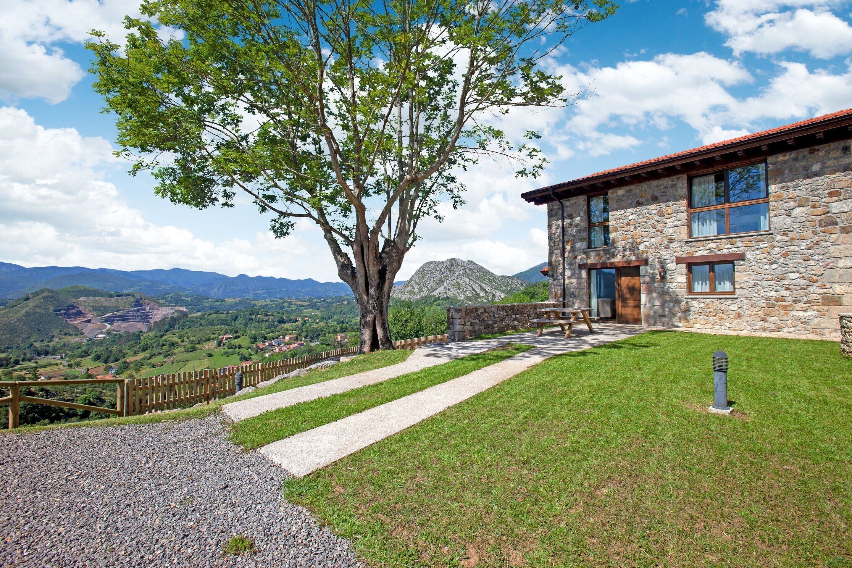 Classic House, 2 Bedrooms | Garden