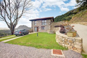 Exterior - Rustic Apartment in Parres Asturias With a Splendid View (Parres)