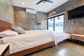 5 bedrooms, desk, WiFi, bed sheets