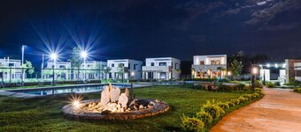 Luxury Countryside Villa | Pools |Padel |Soccer | Club house | kids playground