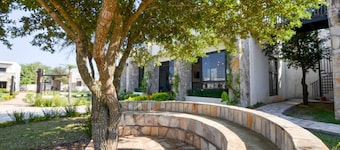 Luxury Countryside Villa Pool, Padel, Soccer, Club house, kids playground, grill