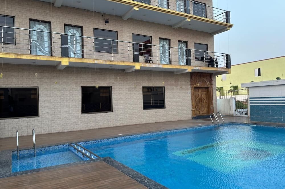 Fortune Club And Suites