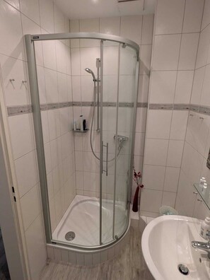 Handtücher, Seife, Toilettenpapier