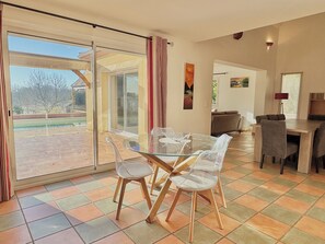Dining - Villa Roséa with Pool and Garden Park (Carsac-Aillac)