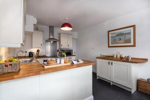 Iron/ironing board, free WiFi - Eisteddfa Country House and Cottages (Criccieth)