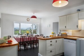 Iron/ironing board, free WiFi - Eisteddfa Country House and Cottages (Criccieth)