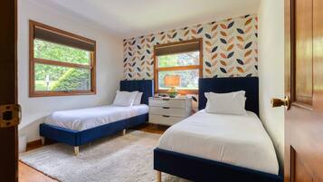 3 多间卧室、办公桌、熨斗/熨衣板、旅行婴儿床