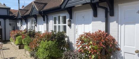 Kamar Double atau Twin Superior, ensuite, pemandangan halaman (Superior) | Teras/patio