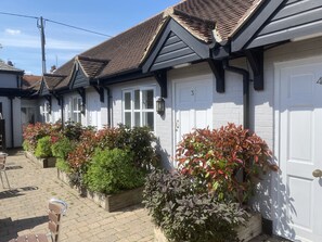 Terrace/patio - The Cherry Tree (Steventon)