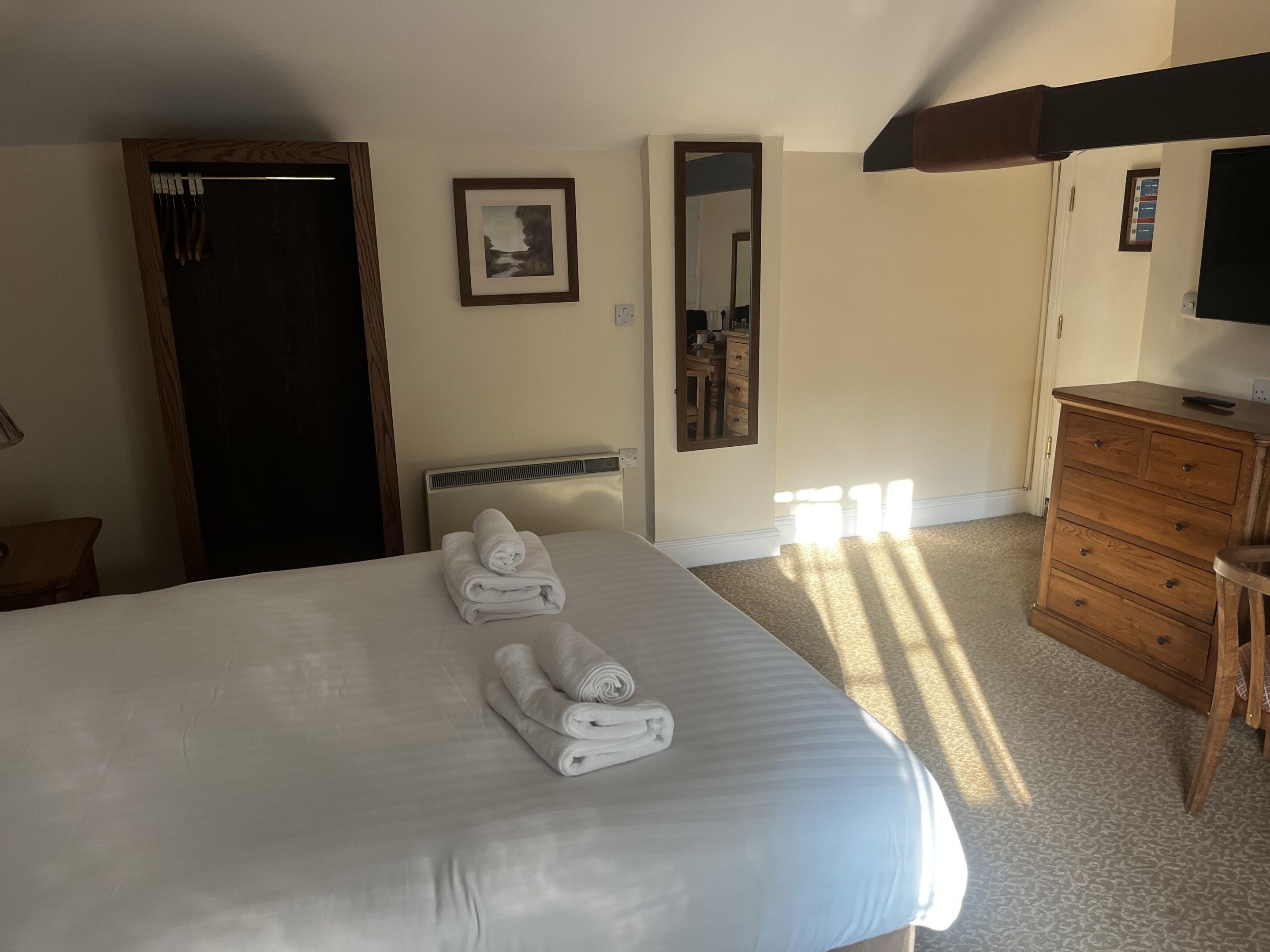 Deluxe Suite, Ensuite | Iron/ironing board, free WiFi