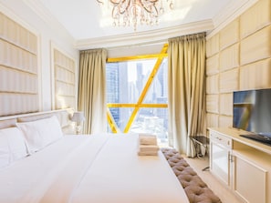Deluxe Apartment, Balcony, City View | 2 bedrooms, in-room safe, free WiFi