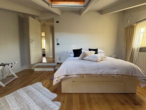 3 Schlafzimmer, Schreibtisch, Bügeleisen/Bügelbrett, kostenloses WLAN