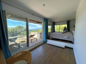 7 bedrooms, iron/ironing board, WiFi, bed sheets - Modern Villa Domaine Cala Rossa swimming pool private beach on foot 7bed/7bath (Lecci)