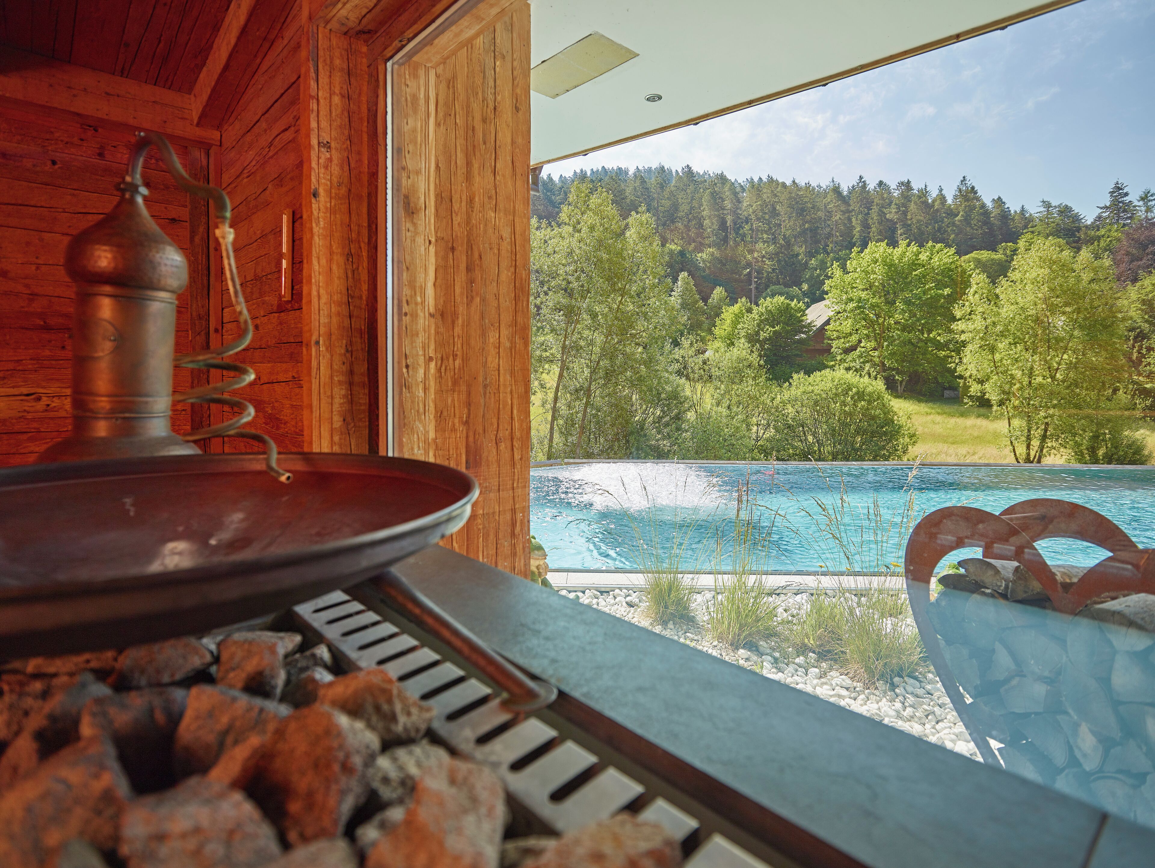 Sauna, bain à remous, hammam, soins corporels, enveloppements corporels