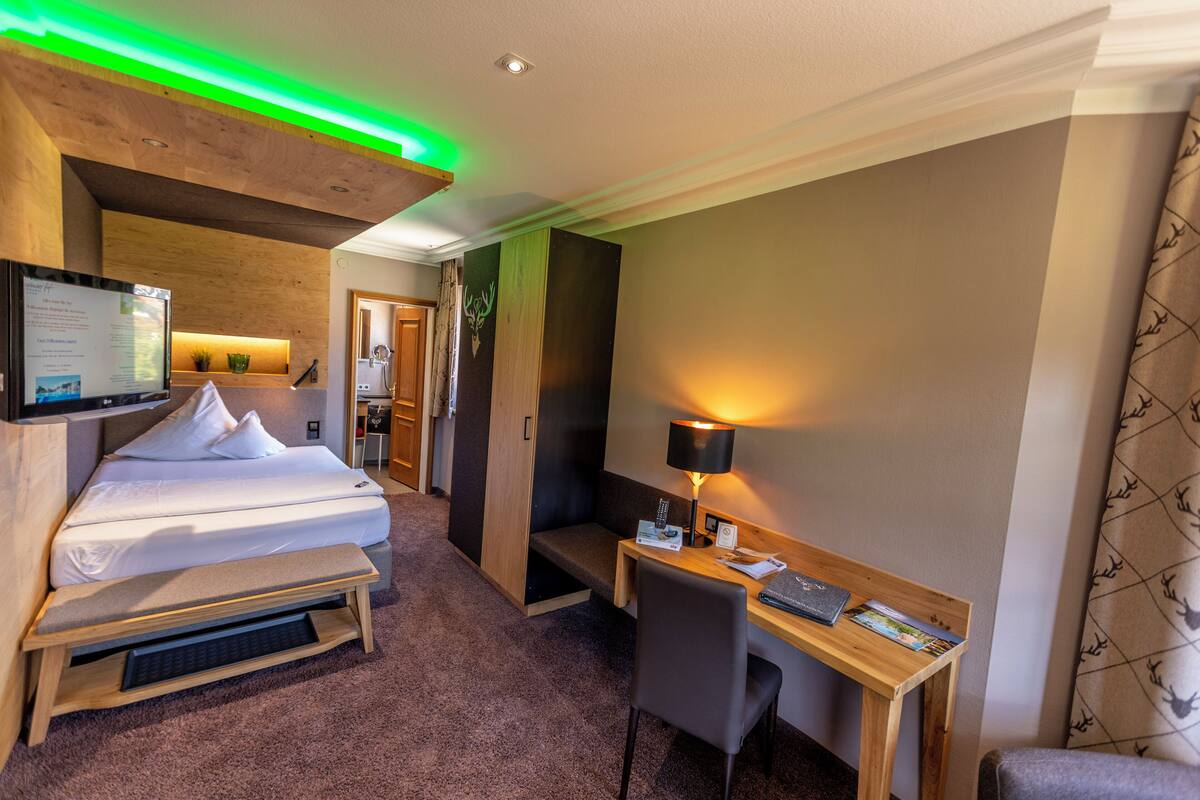 Comfort eenpersoonskamer, balkon | 1 slaapkamer, hypoallergeen beddengoed, een minibar