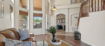 Gorgeous home w/stunning views of the Catalina Mountains- pet friendly!