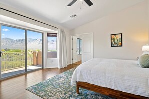 3 habitaciones, tabla de planchar con plancha y cuna de viaje 