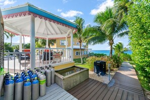 House | 3 bedrooms - Coconut Bay 126 in West Bay (West Bay)
