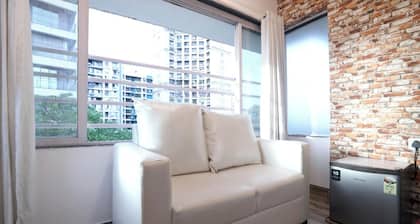 Mahindra & Mahindra-2 bedroom/wifi /Comp Breakfast
