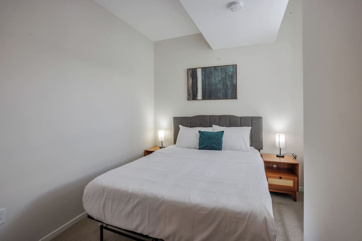 Deluxe Apartment, 1 Bedroom, Non Smoking | 2 bedrooms, desk, laptop workspace, iron/ironing board