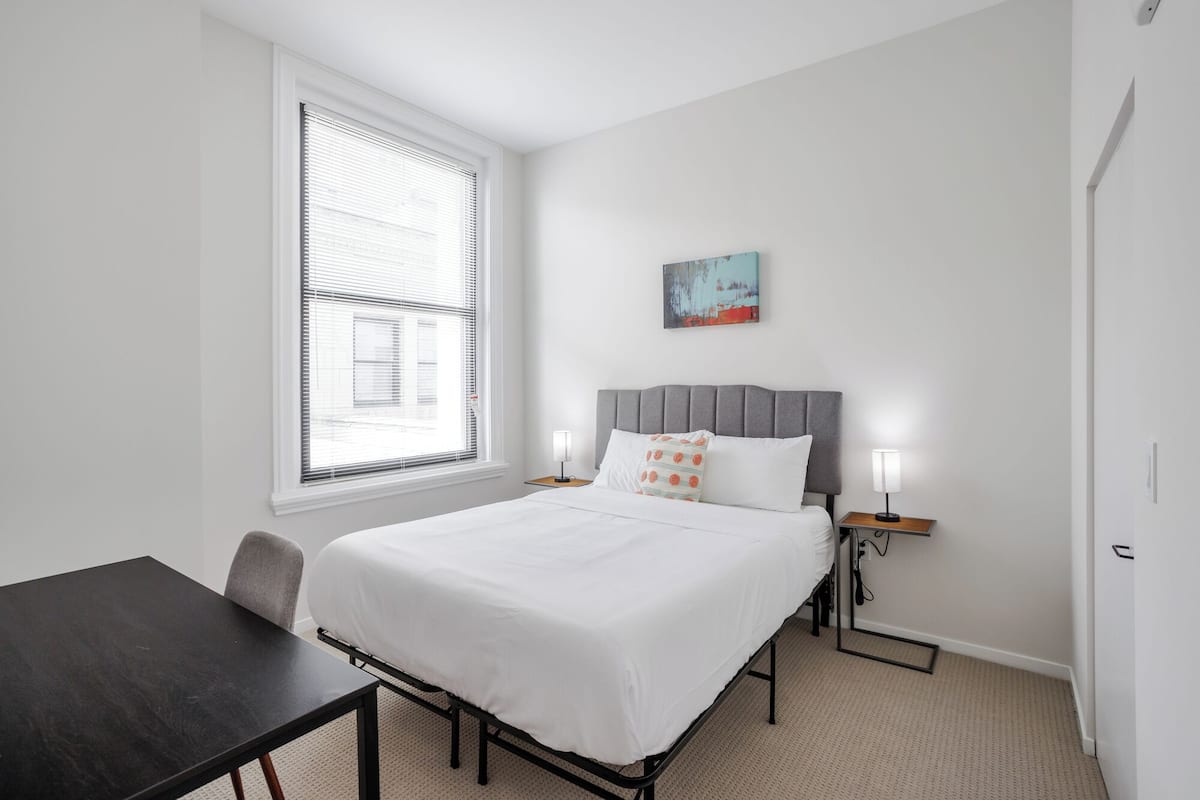 Deluxe Apartment, 2 Bedrooms, Non Smoking | 2 bedrooms, desk, laptop workspace, iron/ironing board