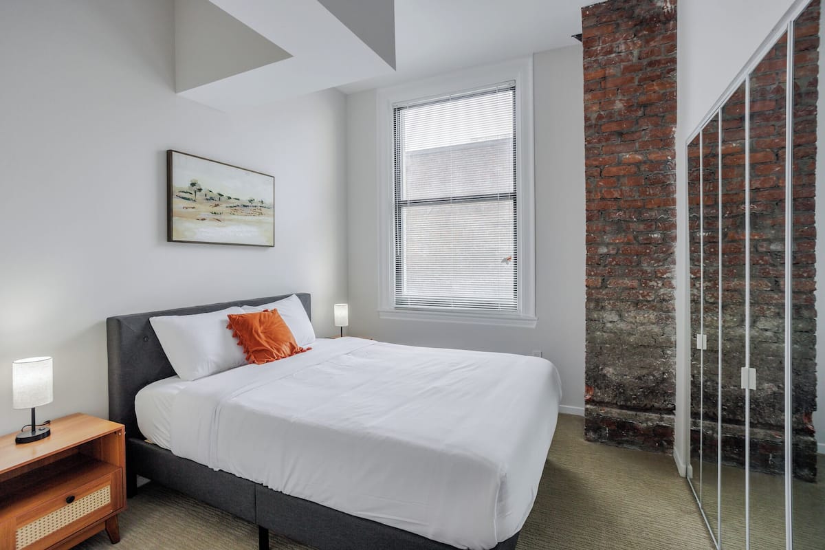 Deluxe Apartment, 2 Bedrooms, Non Smoking | 2 bedrooms, desk, laptop workspace, iron/ironing board