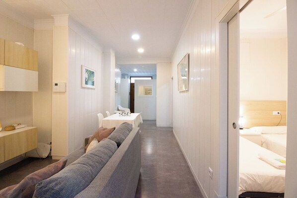 2 bedrooms, WiFi, bed sheets