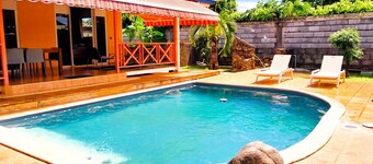大溪地利黑泳池別墅