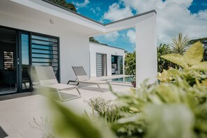 Villa, Smoking