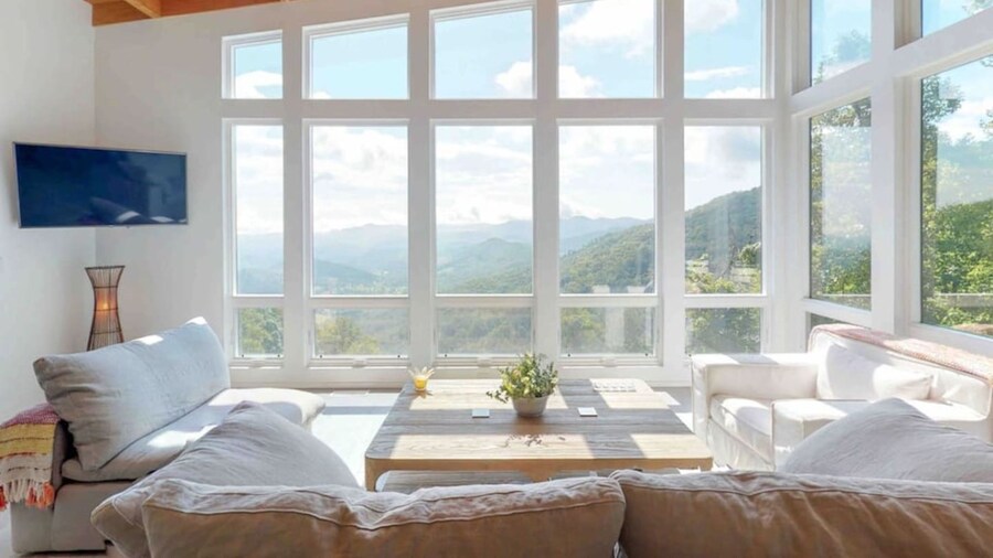 Sky-high Mountain Luxury w Jaw Dropping Views