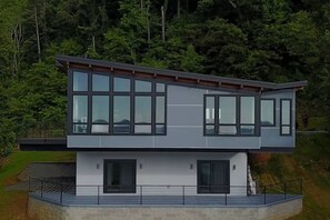 House, Smoking