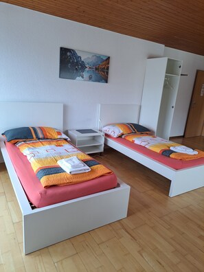 2 室のベッドルーム、WiFi、ベッドシーツ