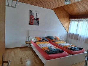 2 室のベッドルーム、WiFi、ベッドシーツ