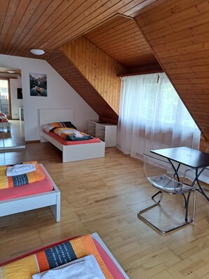 2 bedrooms, WiFi, bed sheets