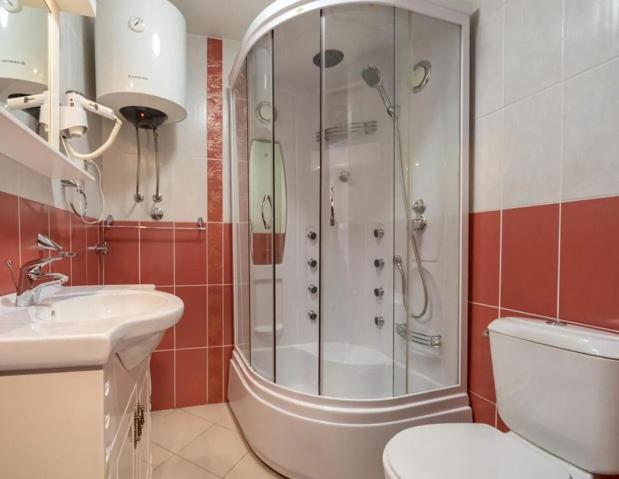 Dusche, Handtücher, Seife, Shampoo