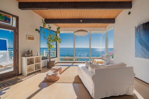 House | 4 bedrooms, Internet - Malibu Retreat w Beach Access and Ocean View (Malibu)