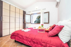 Familienapartment, 3Â Schlafzimmer, 2 BĂ€der (La Suara Manna) | 3 Schlafzimmer, laptopgeeigneter Arbeitsplatz, kostenloses WLAN