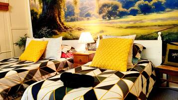 5 bedrooms, iron/ironing board, WiFi, bed sheets