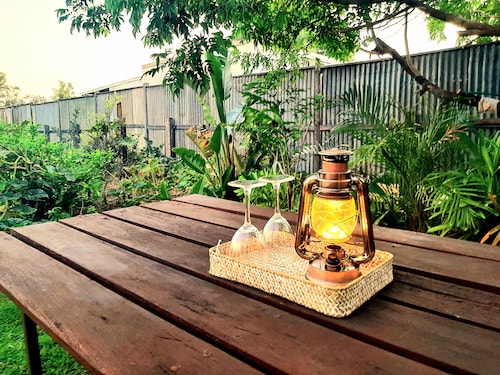 "Oakwood House" - Large 5 bedroom home with BBQ- perfect for families & groups