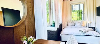 Cozy Garden Villa near Danube For 16P