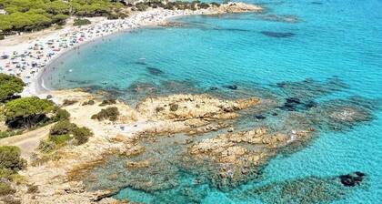Villa le palme, 500 mt from the beaches of Sas Linnas Siccas Bay.