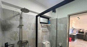 Dusche, Handtücher, Seife, Toilettenpapier