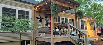Charming 2-bedroom 1,200 sqft Countryside Suite, sleeps 7.
