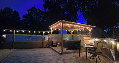 Charming 2-bedroom 1,200 sqft Countryside Suite, sleeps 9.