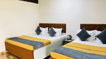 Deluxe Triple Room, Patio, Pool View
