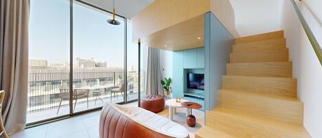 豪華樓中樓客房, 1 張加大雙人床, 私人浴室, 城市景觀 | 1 間臥室、書桌、筆電工作空間、遮光布/窗簾